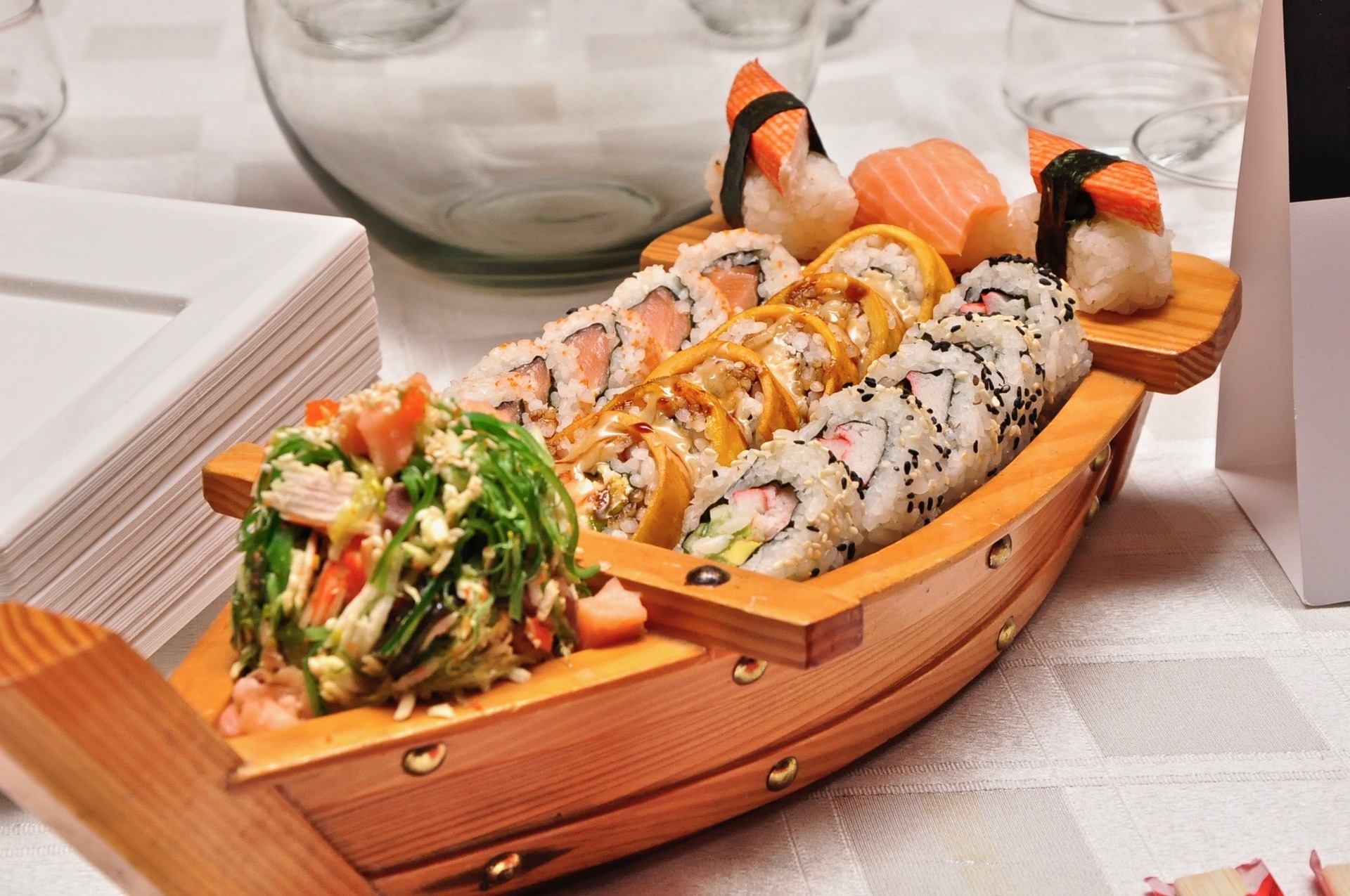 AMAZING & DELICIOUS FOOD